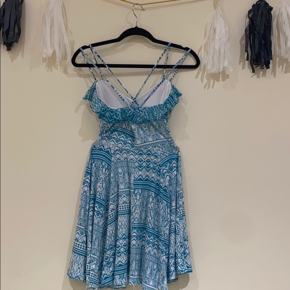 Dress - Picture 3 of 3